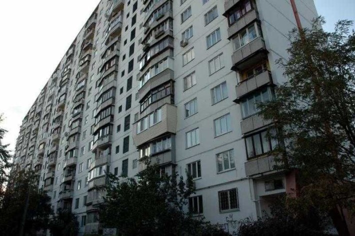 Найближчі ст. метро Мінська, Героїв Дніпра. вул. Полярна 3 - фото 1