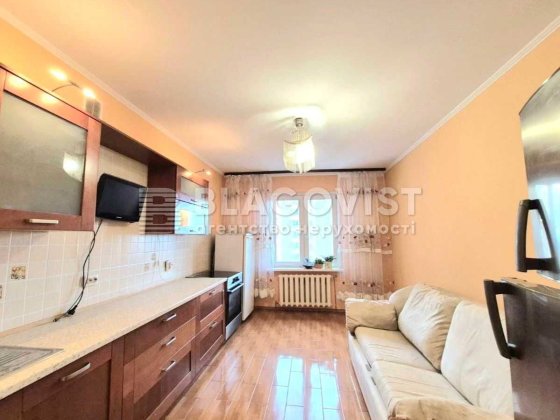 Продам 3 кім квартиру Милославська 4 Троєщина ремонт генератор 91 кв.м Київ