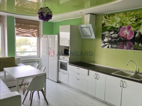 Продаж велика 2к квартира, просп. Науки Київ