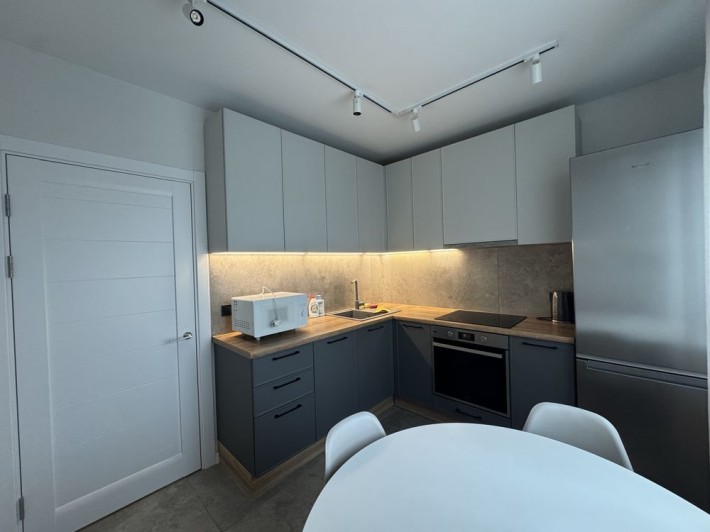 Стильна 2-кімнатна квартира з якісним ремонтом вул. Урлівська 3 - фото 1