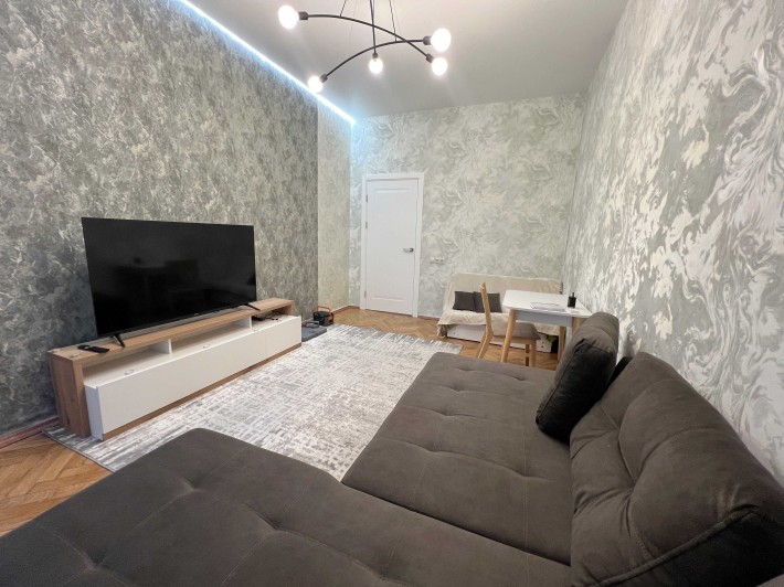 БЕЗ КОМІСІЇ 2к Коновальця Сталінка Печерськ Палац Україна 50м2 - фото 1