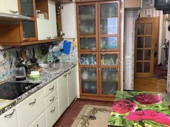 Оболонь Продаж 1к квартири в цегляному будинку Лук’яненка Левка 2/4 Киев