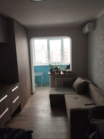 Простора 1-к квартира 37 м² просп. Червоной Калини 81-Б - фото 1