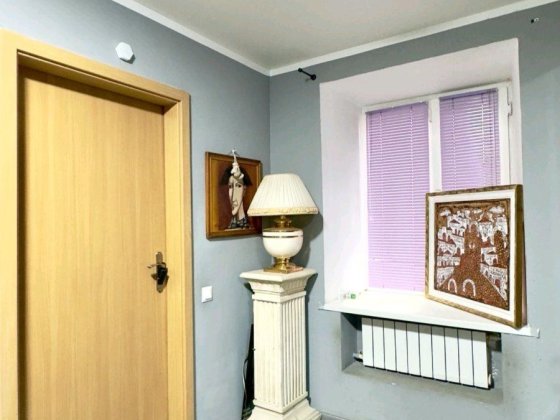 Квартира первый этаж. 42кв.м. тихий двор. Киев