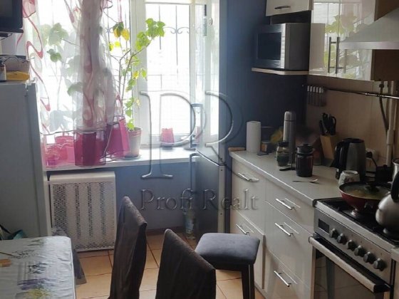 Продаж 3к кв Лісовий проспект/Мілютенко/Братиславська/метро Лісова/ Киев