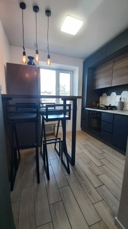 Продам Двокімнатну біля метро Лівобережна з ремонтом - фото 1