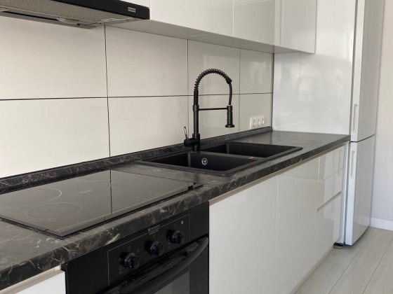 Велика 1 К квартира 56 м2 з новим ремонтом. Вул. Бажана 24/1 Киев