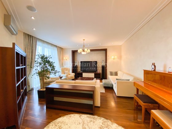 Продаж 4к квартири вул. Назарівська  23а. Ботанічний сад Фоміна Киев