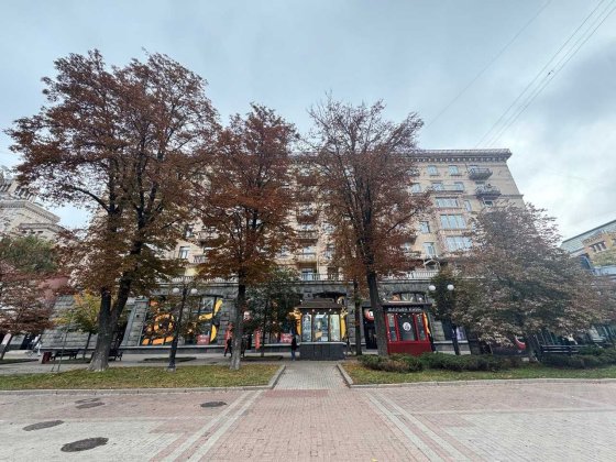 Продаж 2к60м2 вул Хрещатик 29 Сталінка з ліфтом Вид на Хрещатик Київ