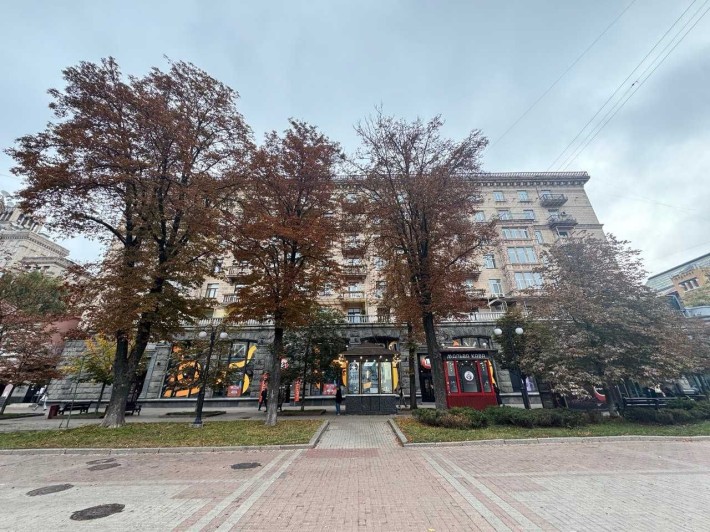Продаж 2к60м2 вул Хрещатик 29 Сталінка з ліфтом Вид на Хрещатик - фото 1