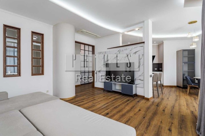 Продажа 3к квартиры 108м2, Бульвар Фонтанов, ул. Иоанна Павла ІІ, 6/1 - фото 1