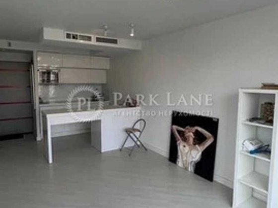 1 кімнатна  (євродвушка) на просп. Володимира Івасюка 9а Київ