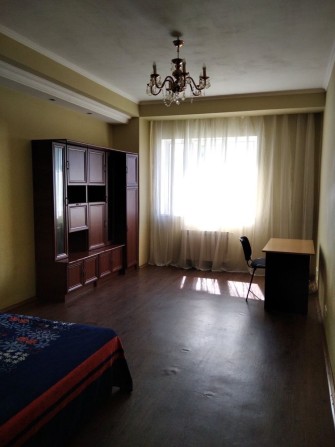 Продаж великої 1к квартири 57м2. Київ. Дарницький р-н - фото 1