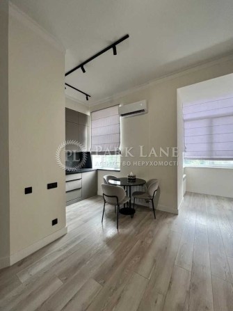 Продаж квартири в історичному центрі, ремонт до револ. - фото 1