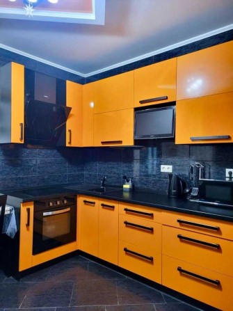 Простора та світла 60 м² вул. Ревуцького 9. - фото 1