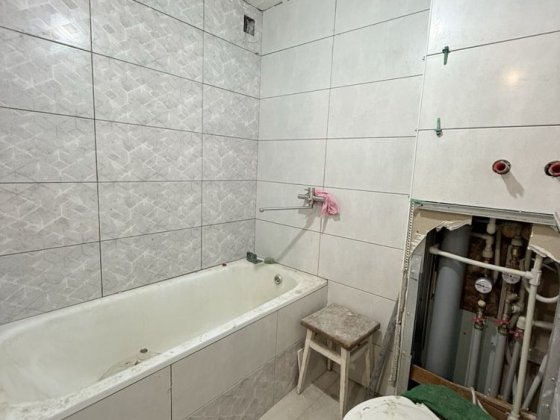 Продам 2 кімнатну квартиру ТЦ Квадрат Авторинок Перова Киев