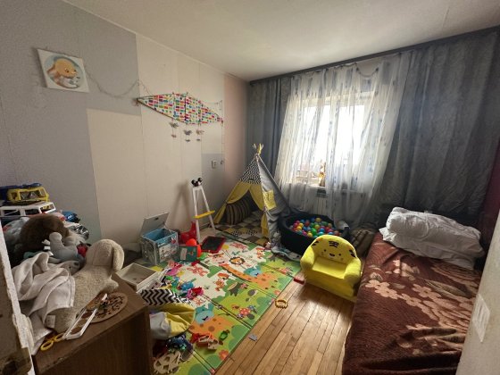 Продам 3к квартиру біля метро Позняки Григоренка Киев