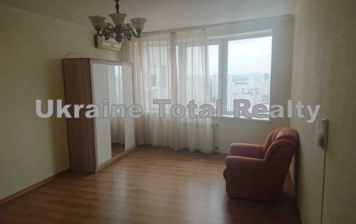 Велика 1 кімнатна квартира 52м2 біля метро Позняки! Вулиця Гришка 9 - фото 1