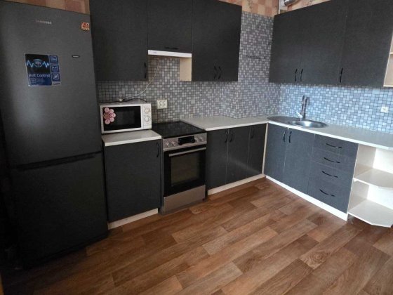 Продам 3к 98м2 Осокорки ЖК Молодіжний квартал вул.Г.Ващенка 1 Киев