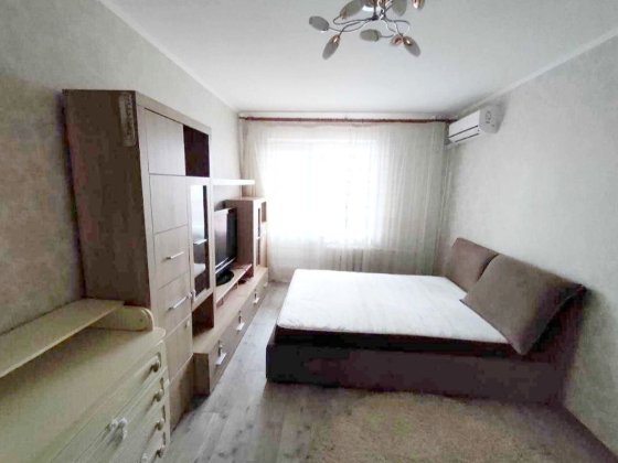 Продаж 1-кім квартири вул Милославська, 45 Киев