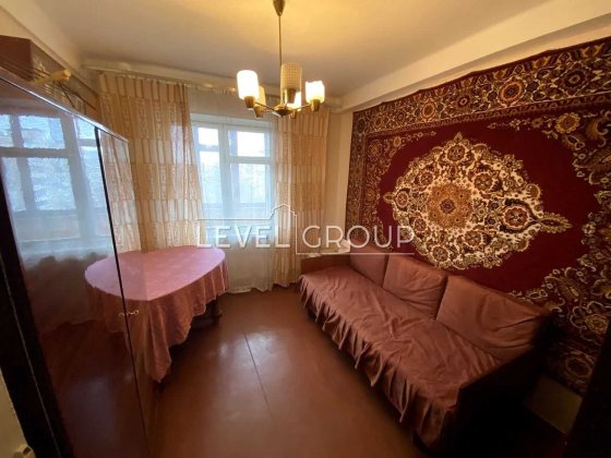 Продається 3-кімнатна квартира Березняки, просп. Павла Тичини, 21. Киев