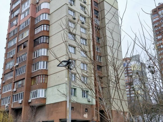 БЕЗ КОМІСІЇ  4 кімнатна Старонаводницька 8 Киев