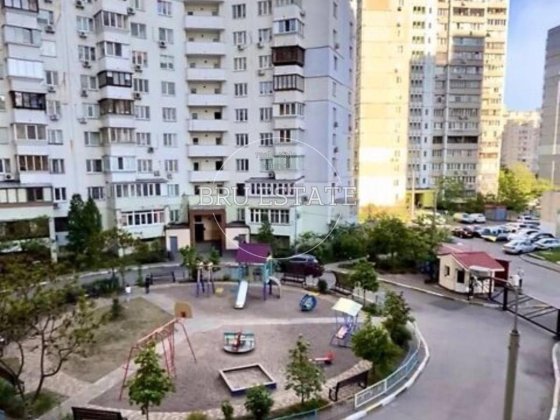 Продаж 2 к кв Позняки 5 хв пішки Закрита територія 9й серед поверх Киев