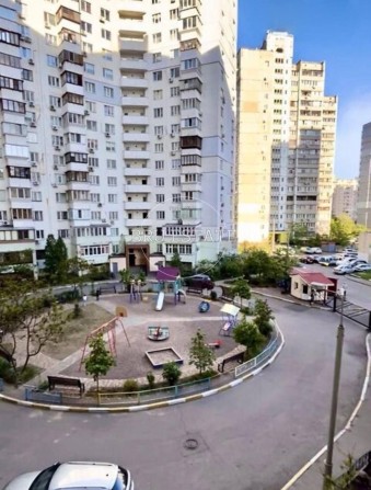 Продаж 2 к кв Позняки 5 хв пішки Закрита територія 9й серед поверх - фото 1