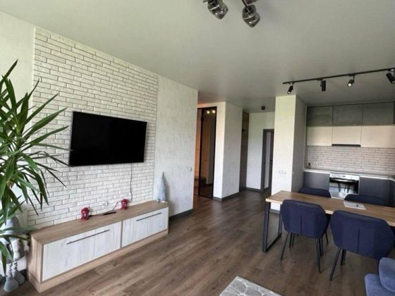 Продаж 1к квартири 79.3 кв. м на вул. Воскресенська 16 Киев