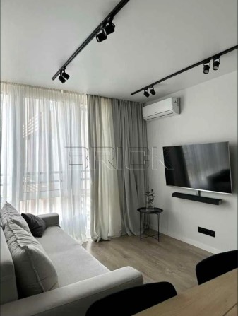 ЖК Seven Дніпровська набережна ТРЦ River Mall - фото 1