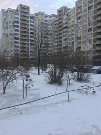 Продам 3-кімнатну на Позняках, 3 поверх, 73 кв.м, вул. А.Ахматової, 6 - фото 1