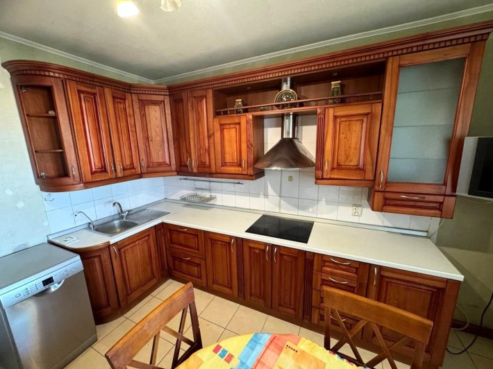 Простора 2-к квартира 60 м² Харківське 56 - фото 1