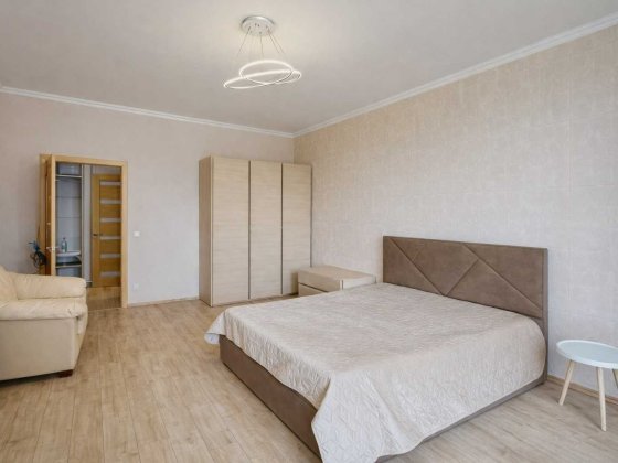 1 к. Ревуцкого, 9, кирпичный дом 2014 года, метро Харьковская. Київ