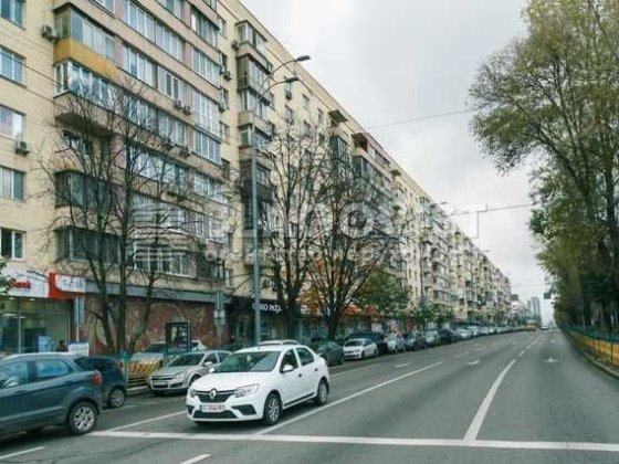 Продаж 3 к . Лесі Українки 24 . Печерськ . Киев