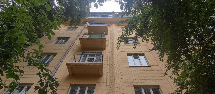 2 кімн Печерськ Тютюнника 5 ліфт 4 поверх 6-пов Цегляного Під ремонт - фото 1