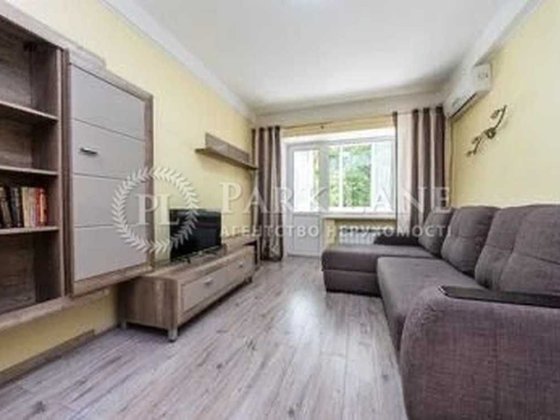 Центр! Печерськ! 2 кімнати Німанська 2! Метро Звіринецька! Цегла! ГАЗ! Київ