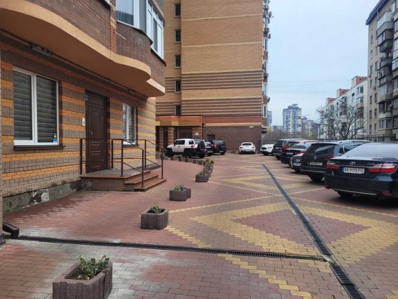 Без комісії. 3-кімнатна КВАРТИРА В ЦЕНТРІ пр.Лабораторний, 6(Печерськ) Киев