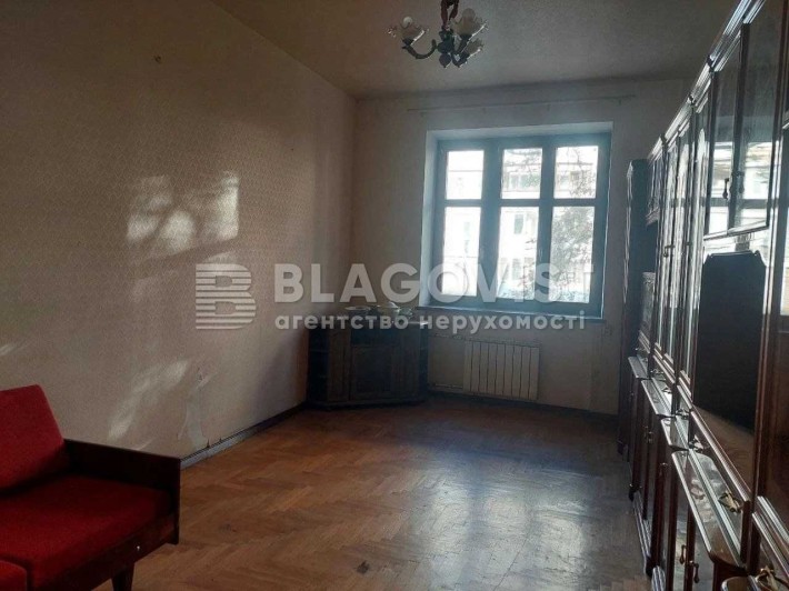 Продаж 2-к квартири вул. Шота Руставелі, 26  Сталінка - фото 1