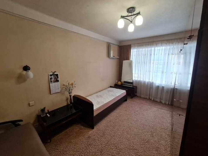 Продам 2 кім. квартиру, Академіка Доброхотова 8, Житомирська - фото 1