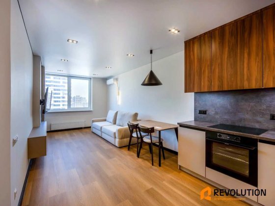 Єослея, ЖК Варшавський 3,  ГЕНЕРАТОР, Всеволода Змієнка 34\21 Киев