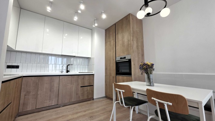 Продаж сучасної квартири 45 м² у ЖК «Файна Таун», Відео огляд - фото 1