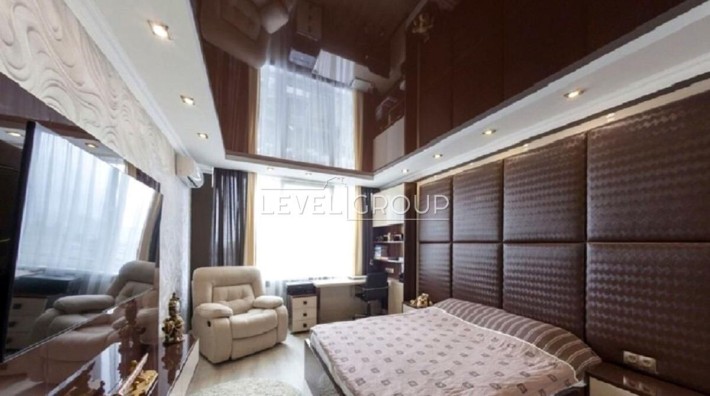 Продам 3-кім. з  ремонтом  вул. М. Амосова 4 Солом'янка! - фото 1