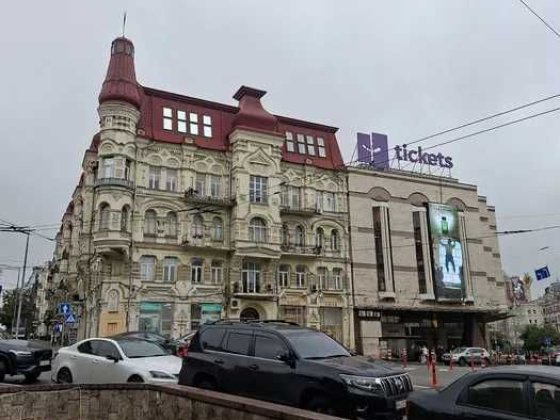 Продаж 3-к вул. Чикаленка Євгена 45/2 Центр площа Українських Героїв Киев