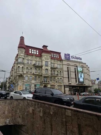 Продаж 3-к вул. Чикаленка Євгена 45/2 Центр площа Українських Героїв - фото 1