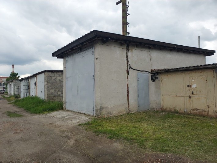 Гараж в Раково (Болгари) розмір гаража 11,5×3,5, ворота 2.8 х 2.8 - фото 1