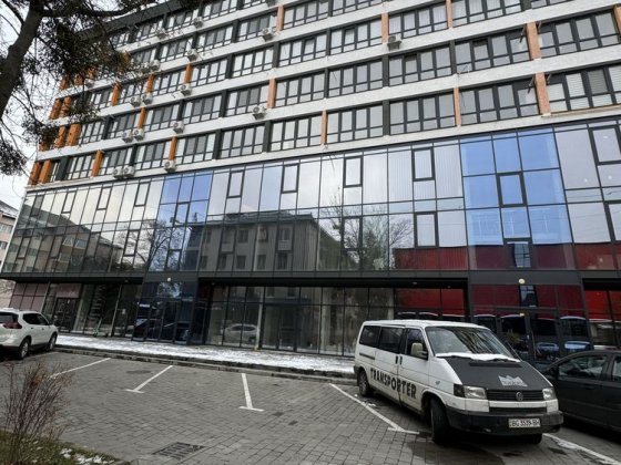 Оренда паркомісця Ивано-Франковск