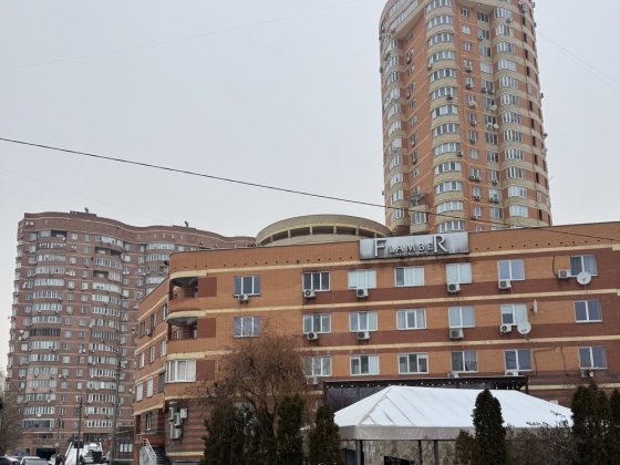 Здам паркомісце в паркінгу в довгострокову оренду  Срібнокільська 12