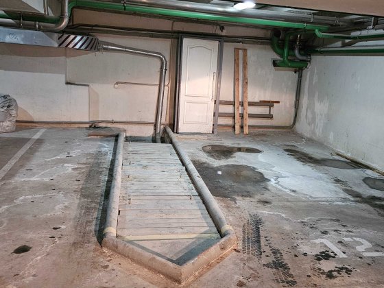 Здам в довгострокову оренду два паркомісця по вулиці Івана Франка 24А Киев