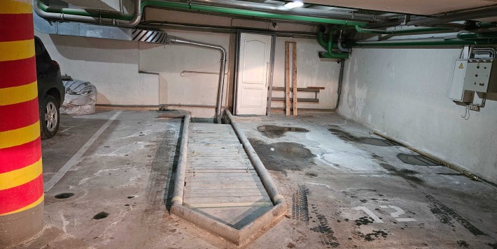 Здам в довгострокову оренду два паркомісця по вулиці Івана Франка 24А - фото 1