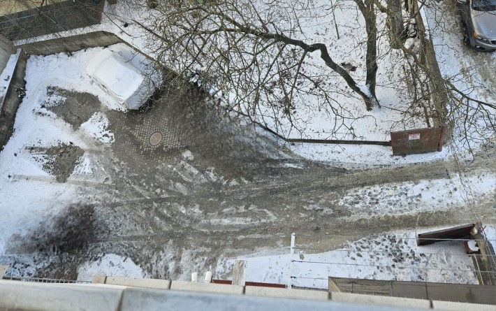 Паркомісце в  закритому подвір'ї - фото 1